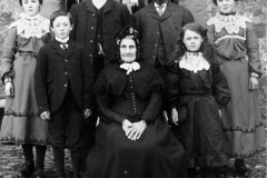02. Dowbiggin family at Robert Hall c. 1904