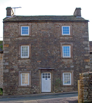 Rose & Crown Inn (now Crown House)